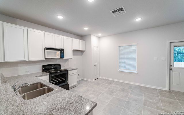 305 JEAN ST, Seguin, TX 78155