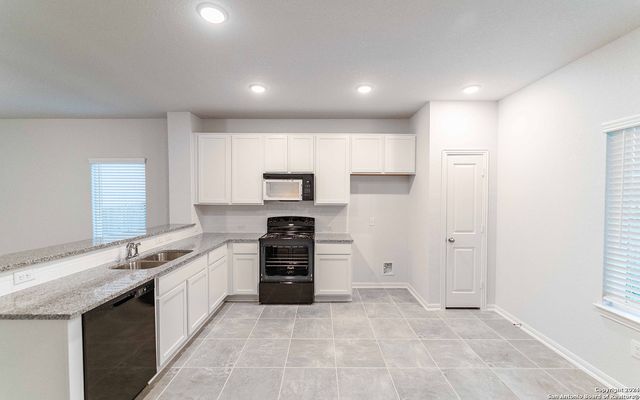 305 JEAN ST, Seguin, TX 78155