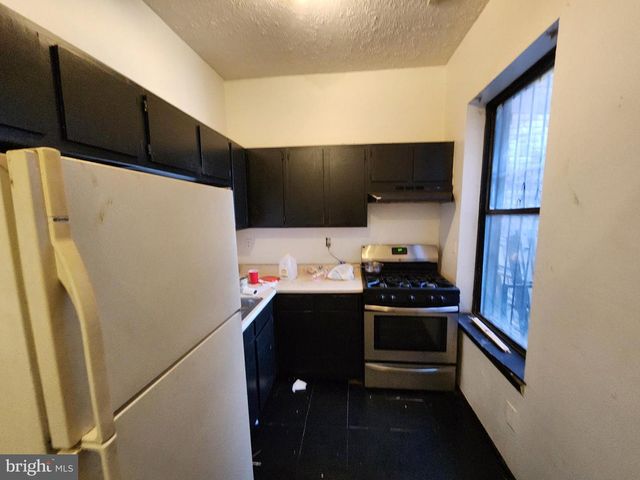 328 N PACA ST, Baltimore, MD 21201