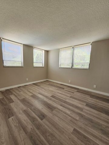 1850 N Congress Avenue 305, West Palm Beach, FL 33401