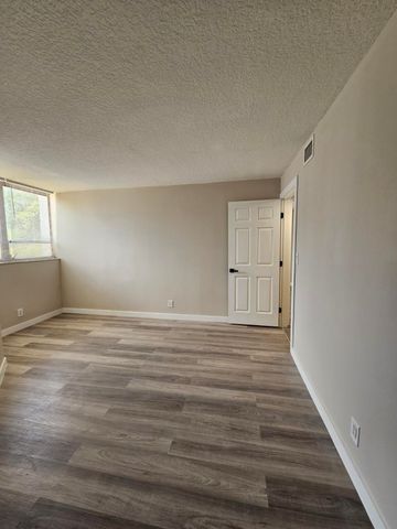 1850 N Congress Avenue 305, West Palm Beach, FL 33401