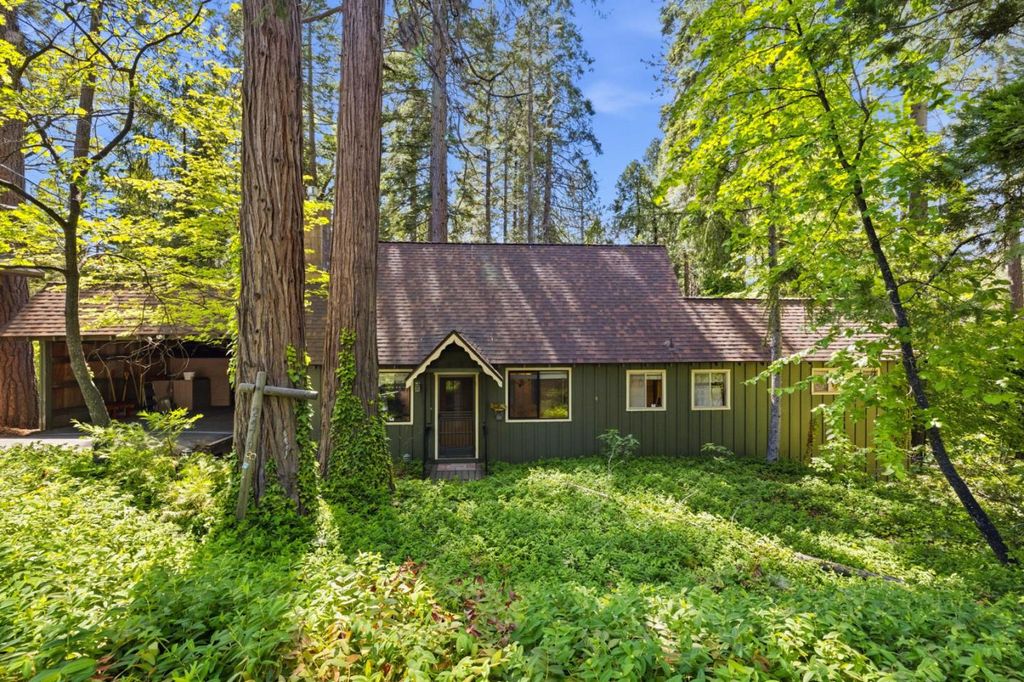 24748 Quartz Avenue, Long Barn, CA 95335