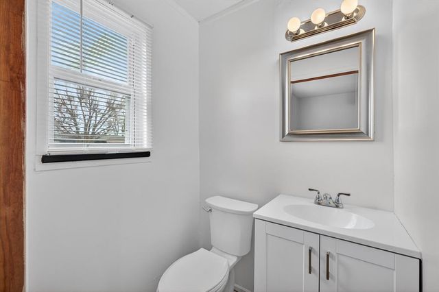 34 Shirley Lane, Edmond, OK 73003