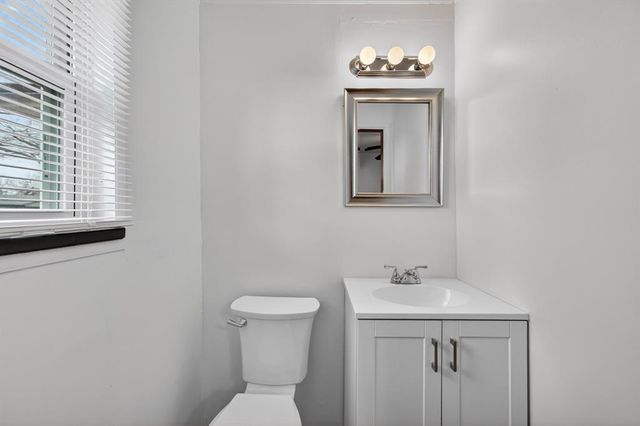 34 Shirley Lane, Edmond, OK 73003