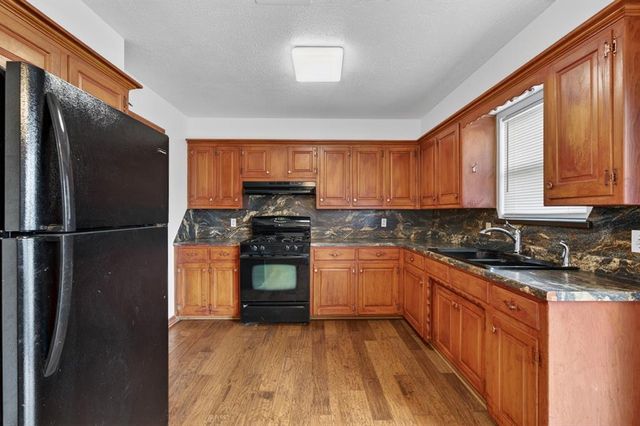 34 Shirley Lane, Edmond, OK 73003