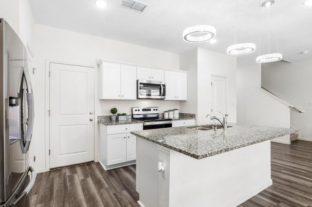 101 Magnum Force DR, Jarrell, TX 76537