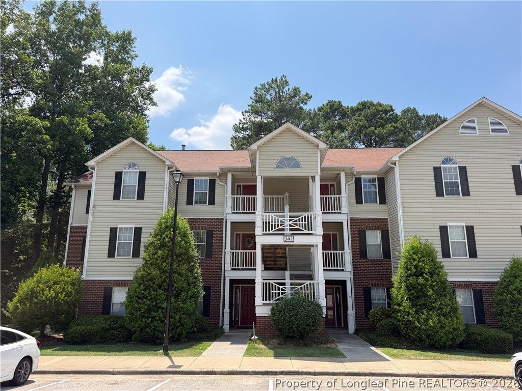 302 Bubble Creek Court 4, Fayetteville, NC 28311 — exterior
