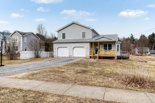 16 Shannon Way, Milton, VT 05468