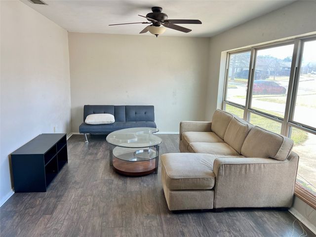 2805 Scott Mill Road, Carrollton, TX 75007