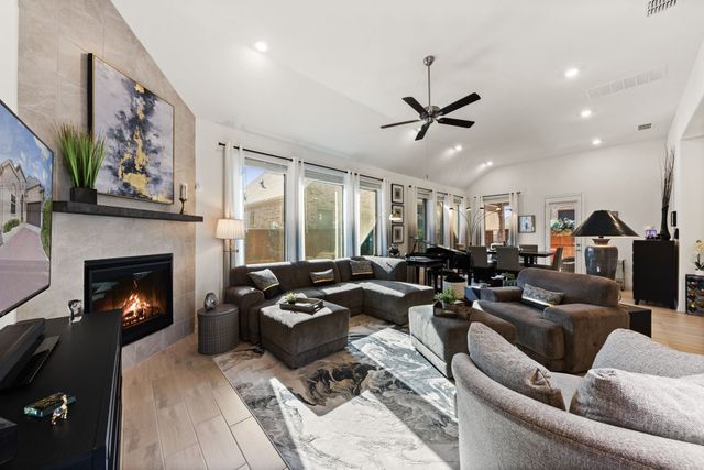 4726 Prairie Crest Lane, Arlington, TX 76005