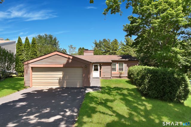 14 East Lake Drive, Middletown, CT 06457