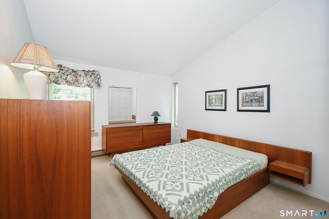 14 East Lake Drive, Middletown, CT 06457