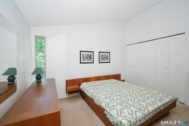 14 East Lake Drive, Middletown, CT 06457