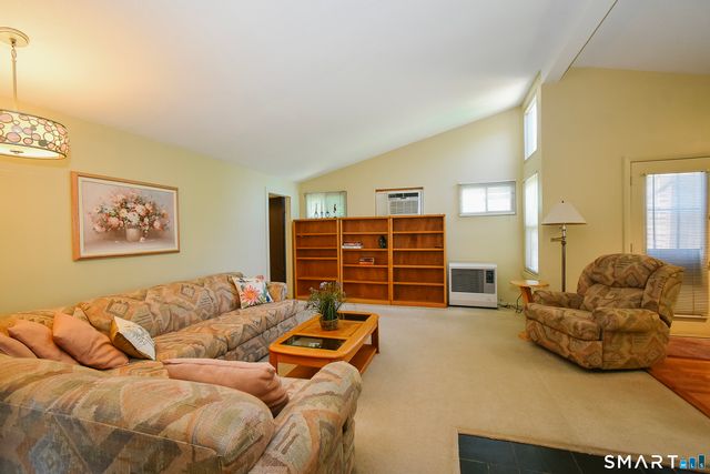 14 East Lake Drive, Middletown, CT 06457