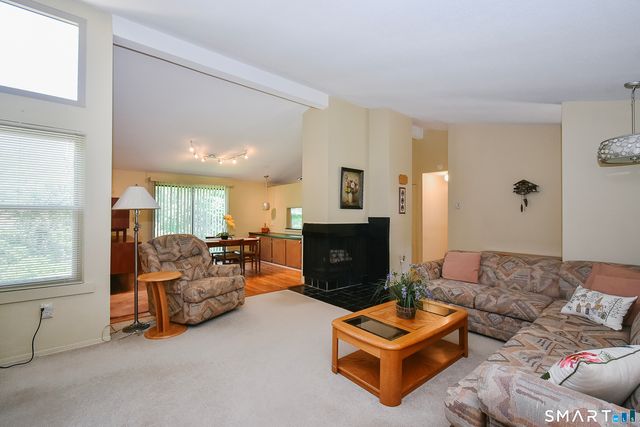 14 East Lake Drive, Middletown, CT 06457