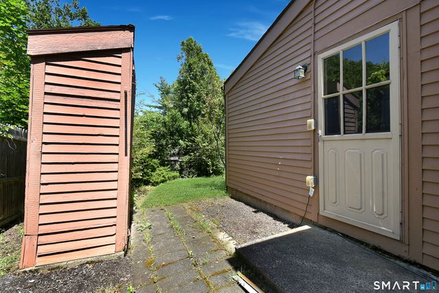 14 East Lake Drive, Middletown, CT 06457