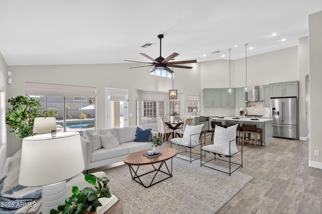 709 E PRESCOTT Drive, Chandler, AZ 85249