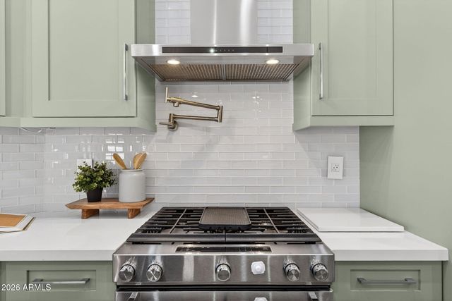 709 E PRESCOTT Drive, Chandler, AZ 85249