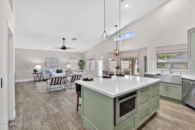 709 E PRESCOTT Drive, Chandler, AZ 85249