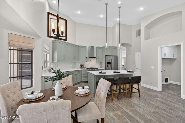 709 E PRESCOTT Drive, Chandler, AZ 85249