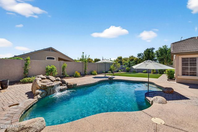 709 E PRESCOTT Drive, Chandler, AZ 85249