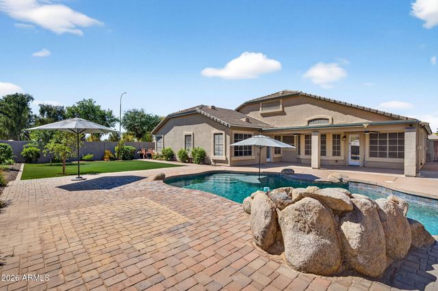 709 E PRESCOTT Drive, Chandler, AZ 85249