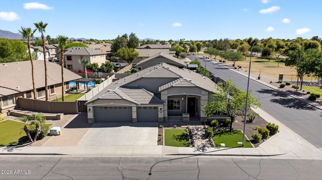 709 E PRESCOTT Drive, Chandler, AZ 85249