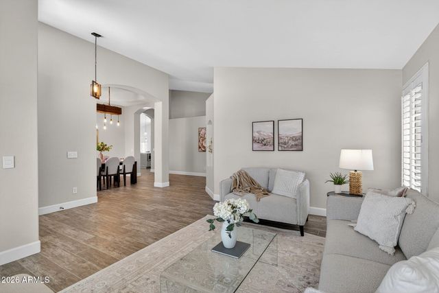 709 E PRESCOTT Drive, Chandler, AZ 85249