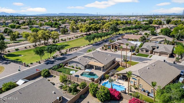 709 E PRESCOTT Drive, Chandler, AZ 85249