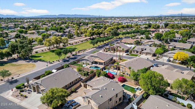 709 E PRESCOTT Drive, Chandler, AZ 85249