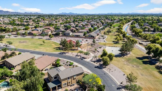 709 E PRESCOTT Drive, Chandler, AZ 85249