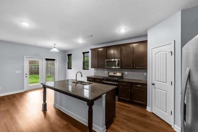 606 Green Meadow Ln, Smyrna, TN 37167