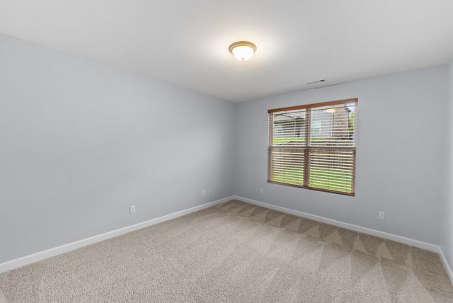 606 Green Meadow Ln, Smyrna, TN 37167