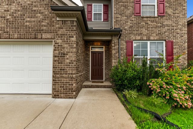 606 Green Meadow Ln, Smyrna, TN 37167