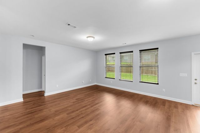 606 Green Meadow Ln, Smyrna, TN 37167