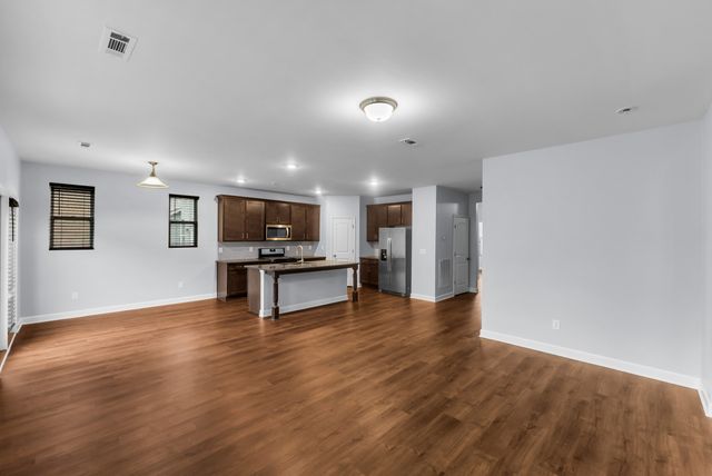 606 Green Meadow Ln, Smyrna, TN 37167