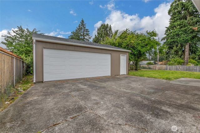 17002 6th Avenue E, Spanaway, WA 98387