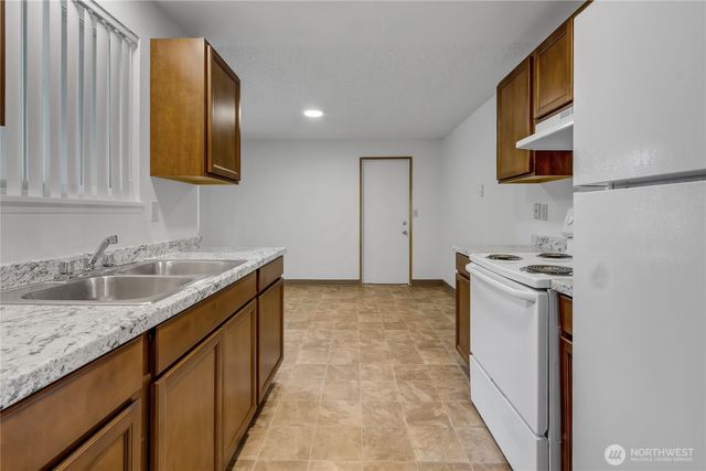 17002 6th Avenue E, Spanaway, WA 98387