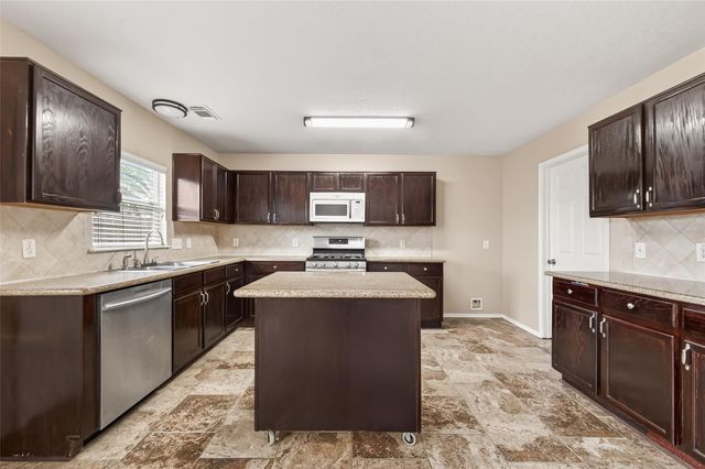 15007 Sugar Sands Drive, Sugar Land, TX 77498