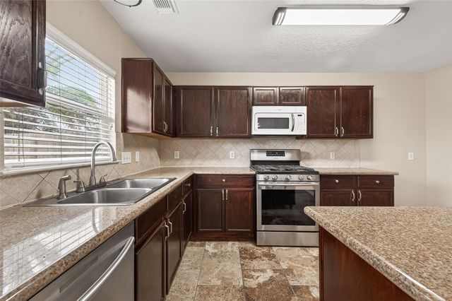 15007 Sugar Sands Drive, Sugar Land, TX 77498