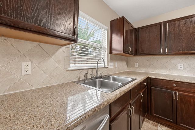 15007 Sugar Sands Drive, Sugar Land, TX 77498