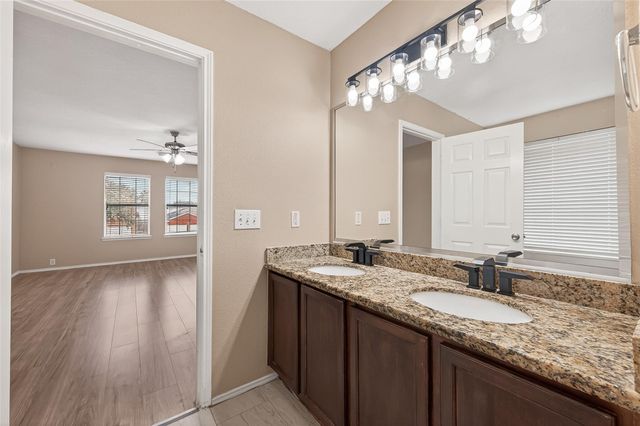 15007 Sugar Sands Drive, Sugar Land, TX 77498