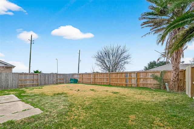 15007 Sugar Sands Drive, Sugar Land, TX 77498