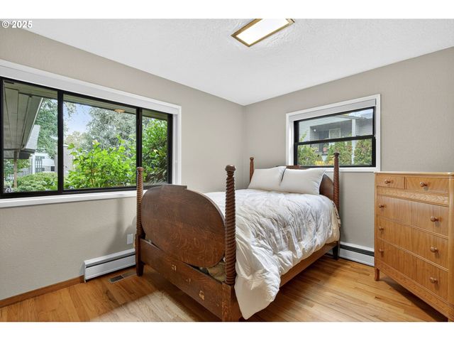 790 Se WEBBER St 401, Portland, OR 97202