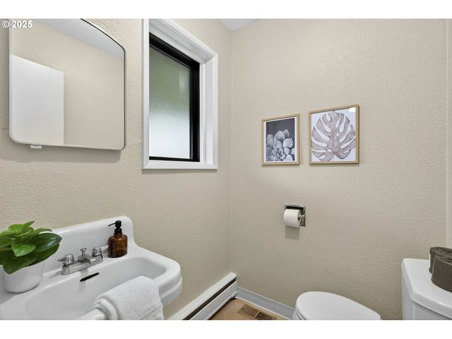 790 Se WEBBER St 401, Portland, OR 97202