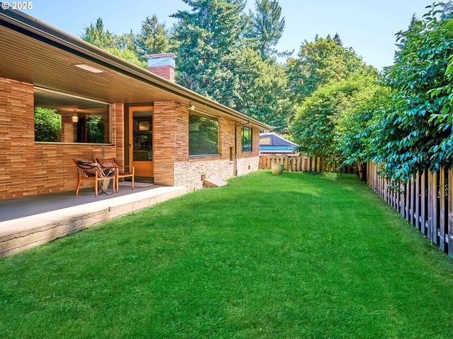 790 Se WEBBER St 401, Portland, OR 97202