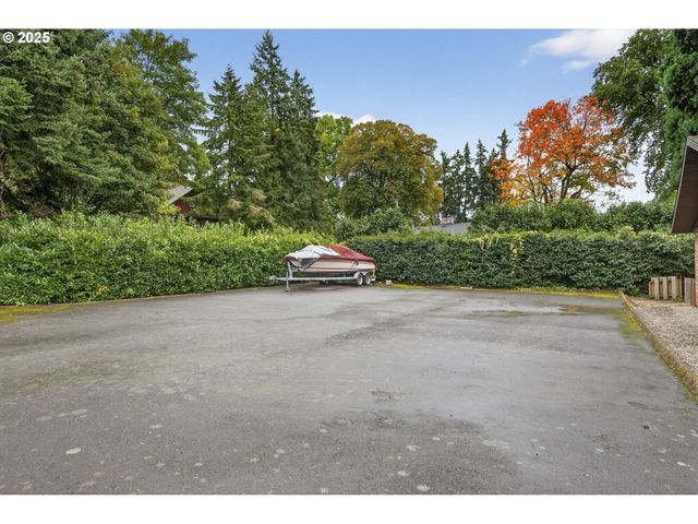 790 Se WEBBER St 401, Portland, OR 97202