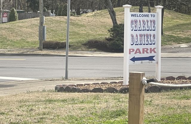 1040 Charlie Daniels Pkwy Apt 204, Mount Juliet, TN 37122