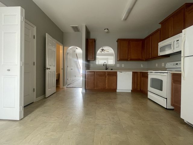 1040 Charlie Daniels Pkwy Apt 204, Mount Juliet, TN 37122