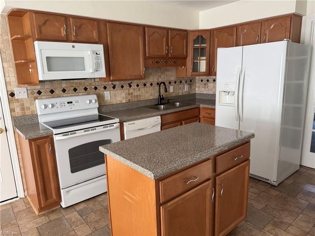 3339 Dietz DR, Chesapeake, VA 23323